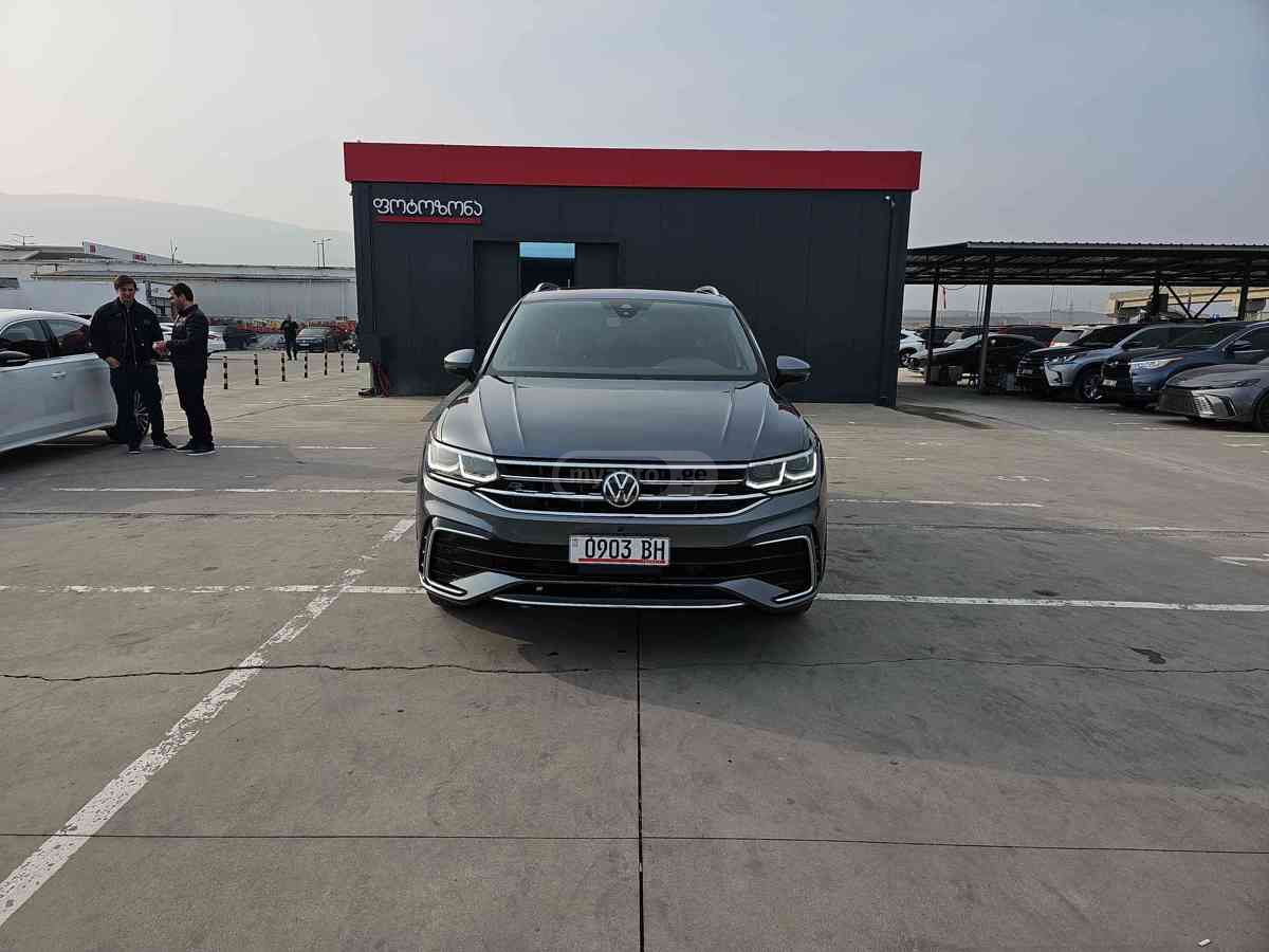 Volkswagen Tiguan 2022 — photo 2