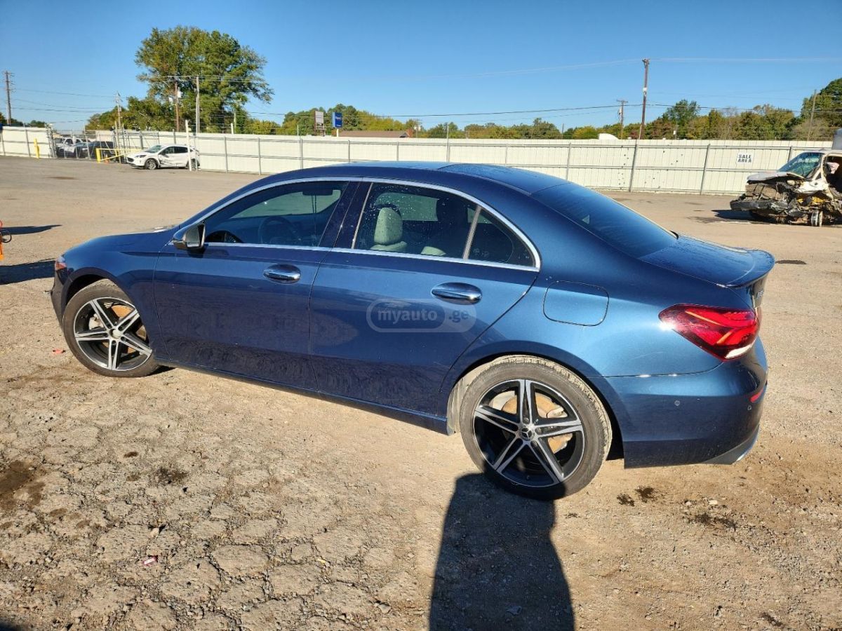 Mercedes-Benz A 220 2020 — photo 2