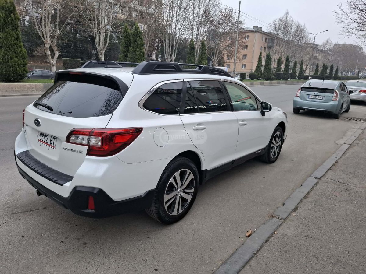 Subaru Outback 2019 — photo 2
