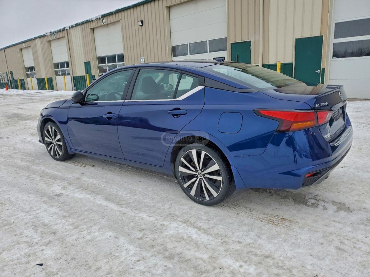 Nissan Altima 2019 — photo 2