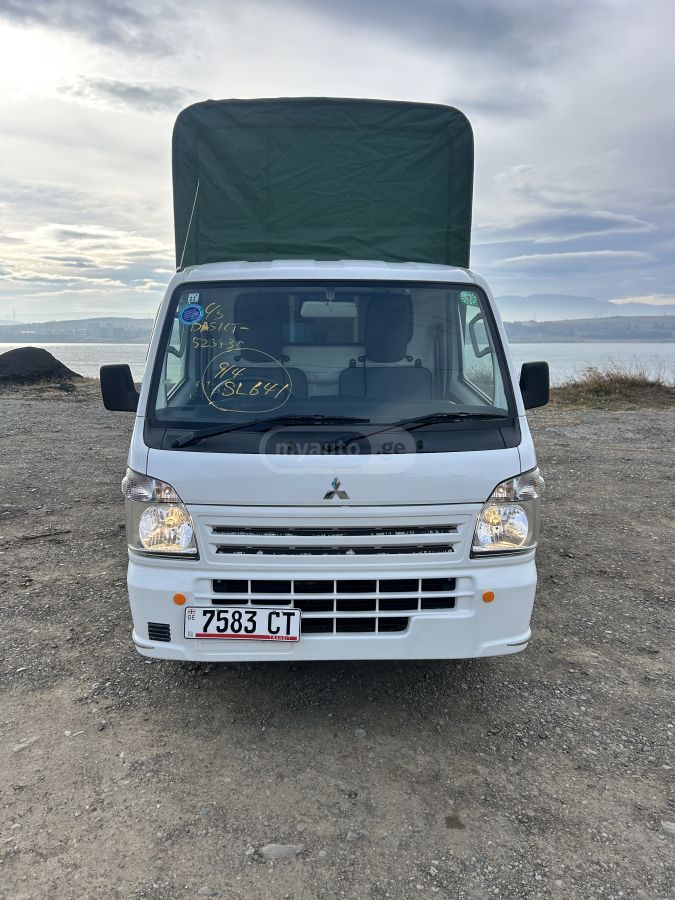 Mitsubishi Minicab-MiEV Truck 2020 — photo 2