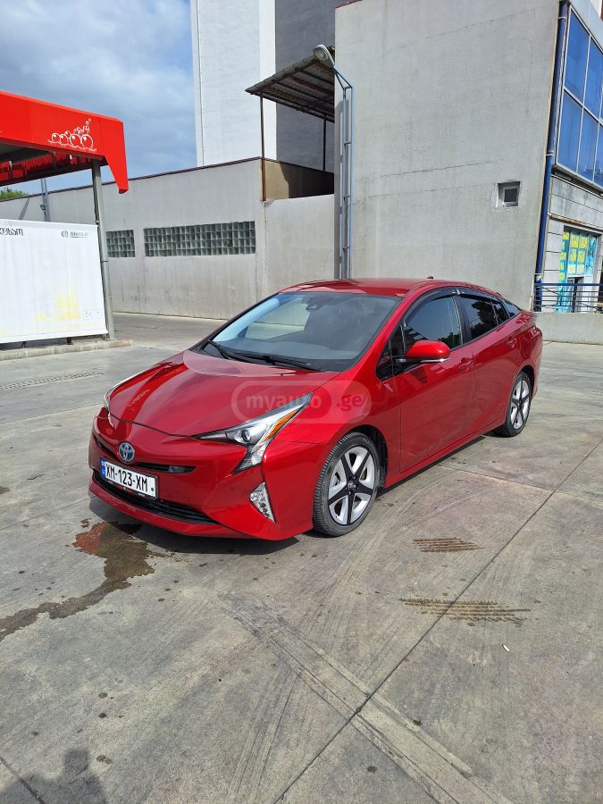 Toyota Prius 2019 — photo 2