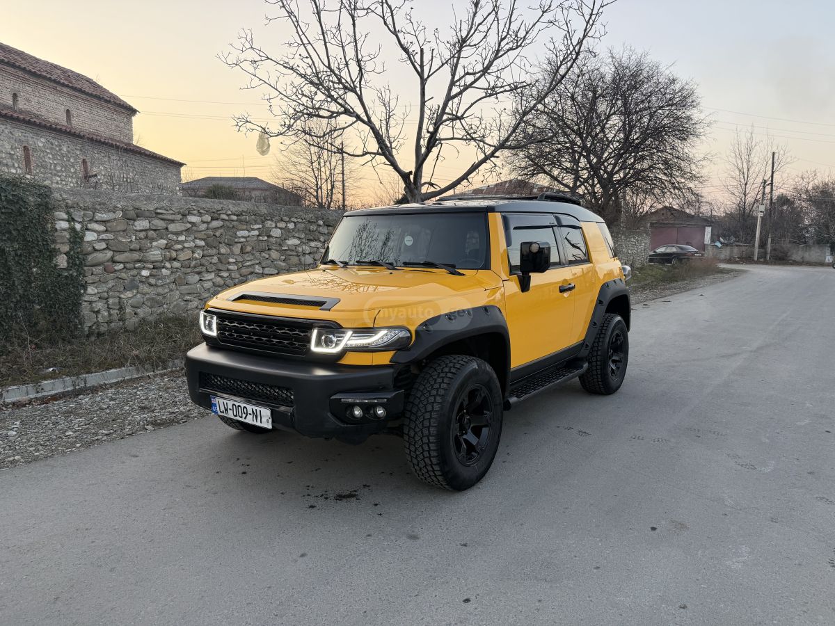 Toyota FJ Cruiser 2008 — photo 2