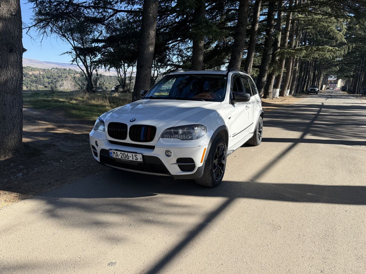 BMW X5 2013 — photo 2