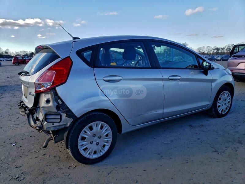 Ford Fiesta 2017 — photo 2