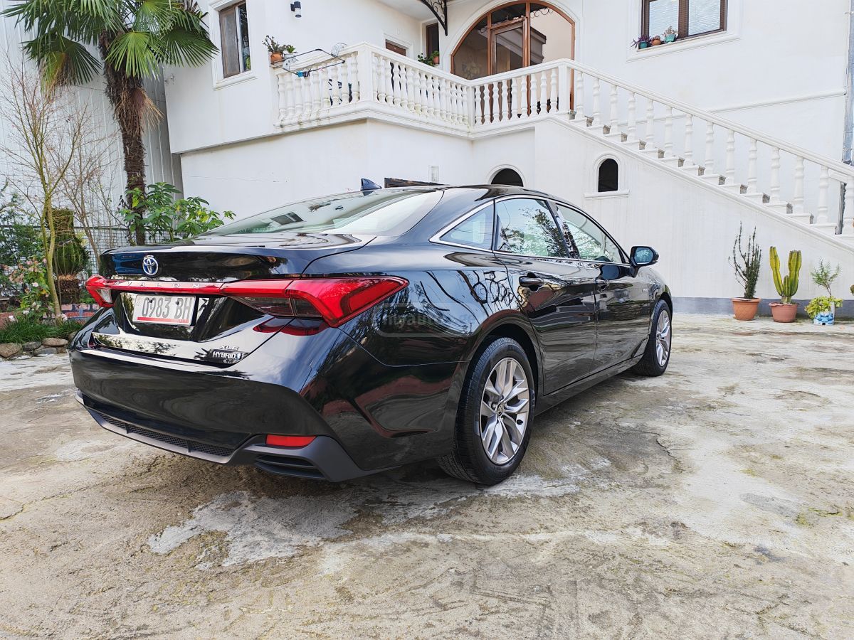 Toyota Camry 2020 — photo 2
