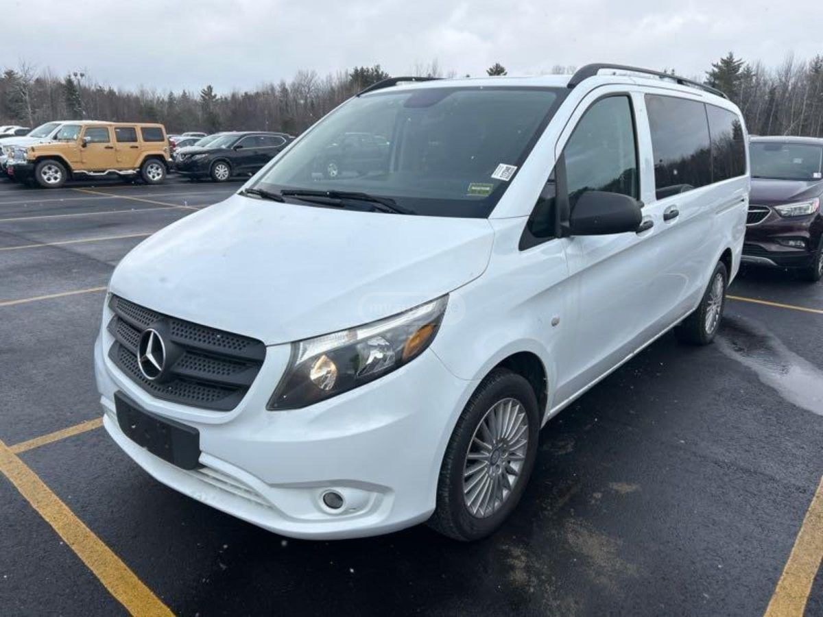 Mercedes-Benz Metris Passenger Van