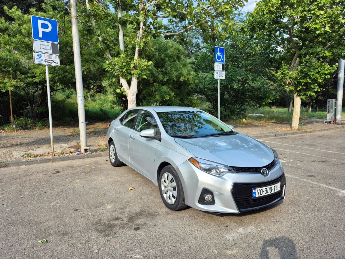 Toyota Corolla 2015 — photo 2
