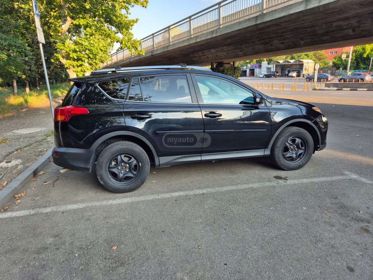 Toyota RAV4 2016 — photo 2