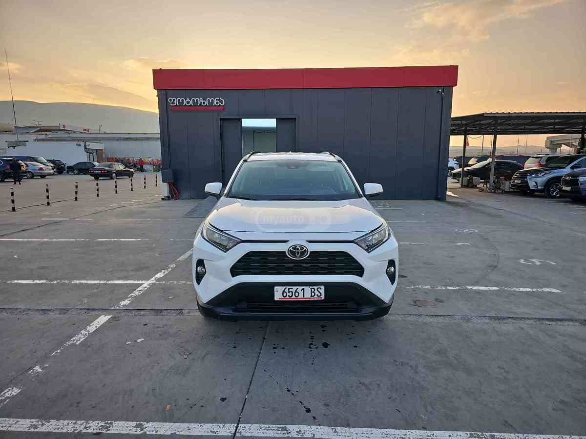 Toyota RAV4 2021 — photo 2