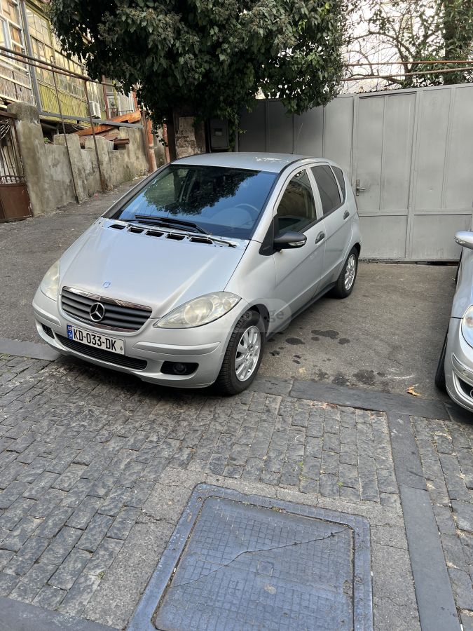 Mercedes-Benz A 200