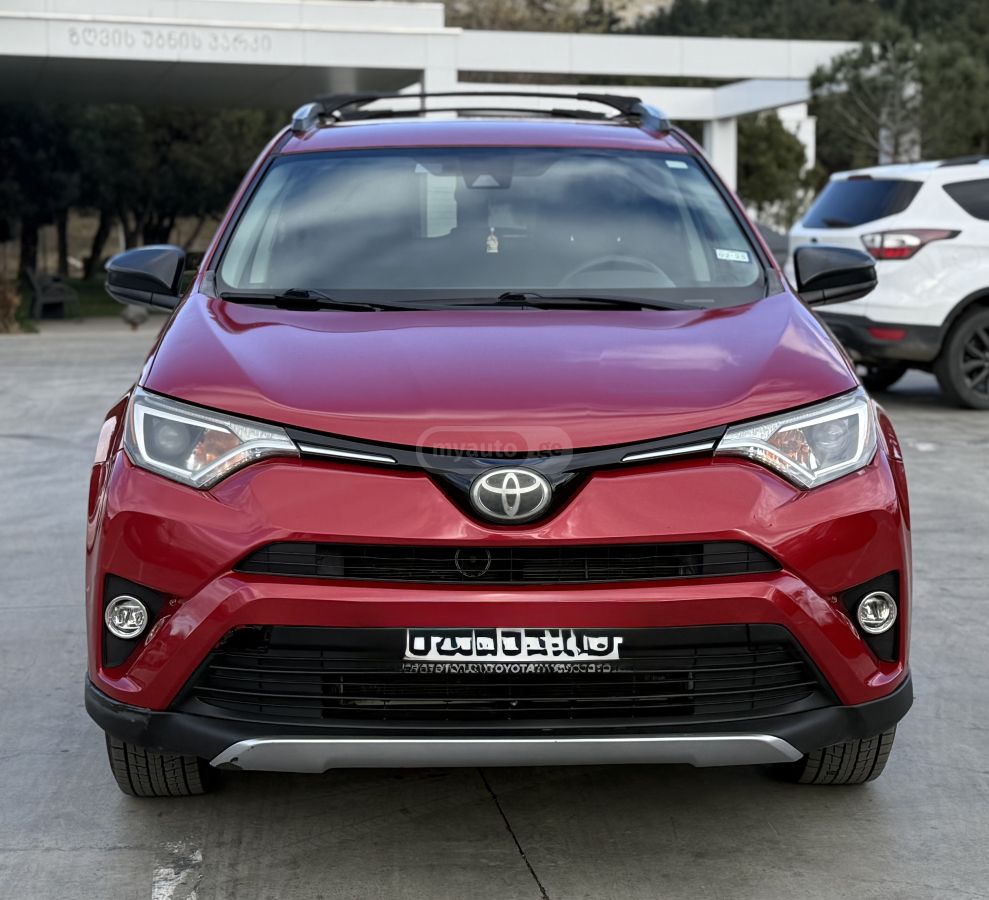 Toyota RAV4 2018 — photo 2