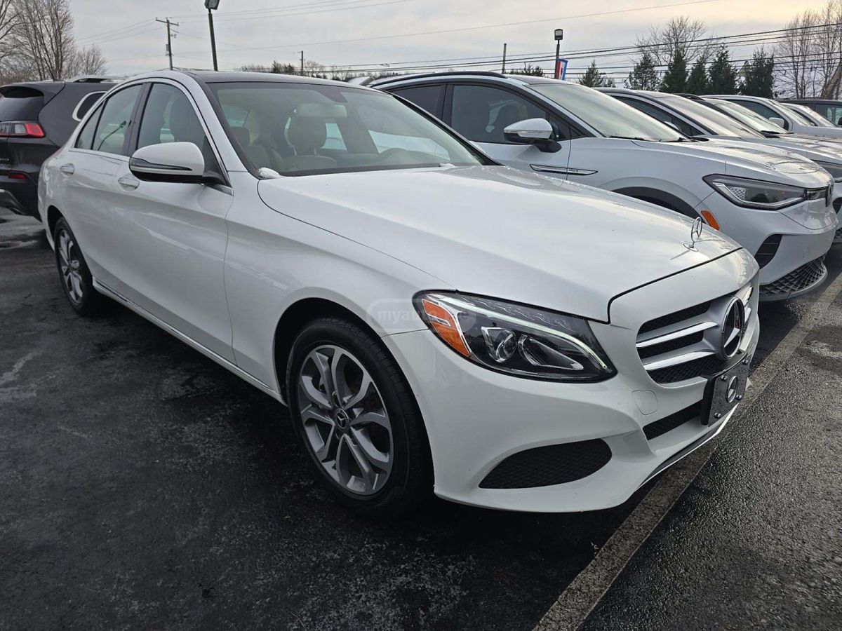 Mercedes-Benz C 300 2017 — photo 2