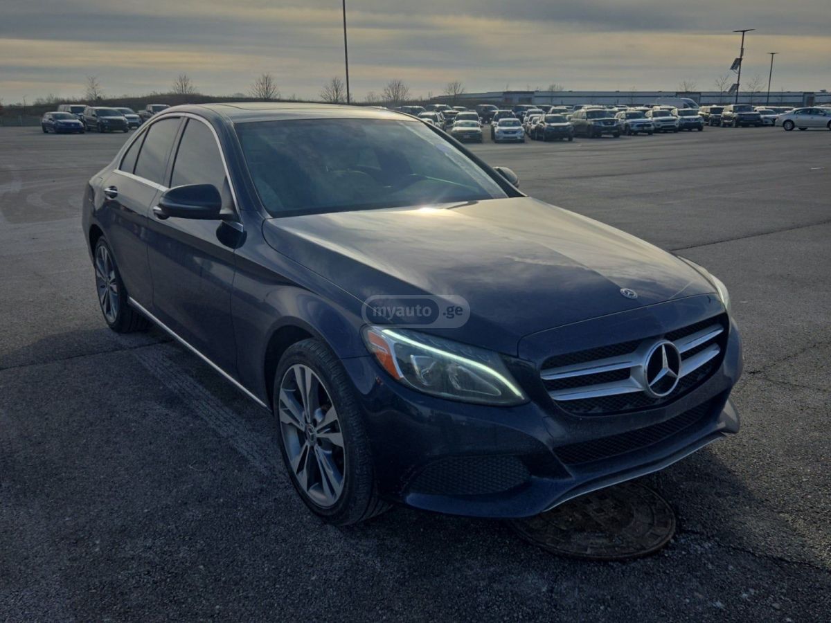 Mercedes-Benz C 300 2018 — photo 2