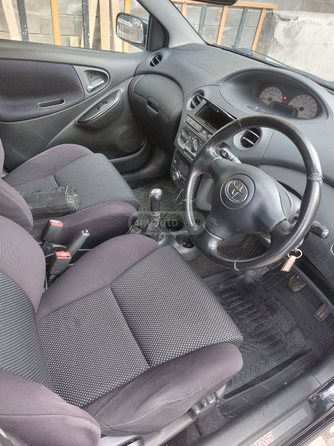 Toyota Vitz 2003 — photo 2