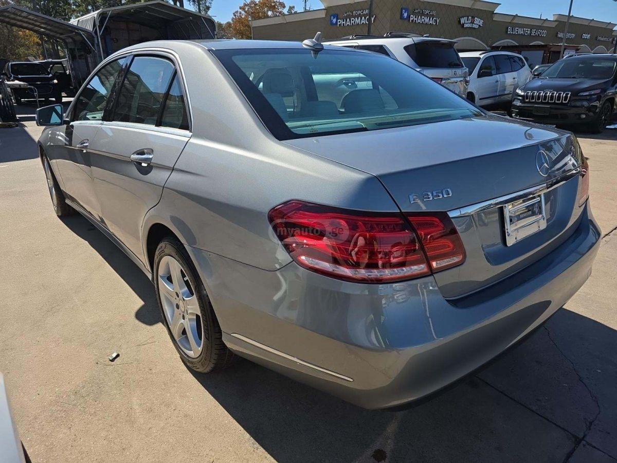 Mercedes-Benz C 300 2015 — photo 2