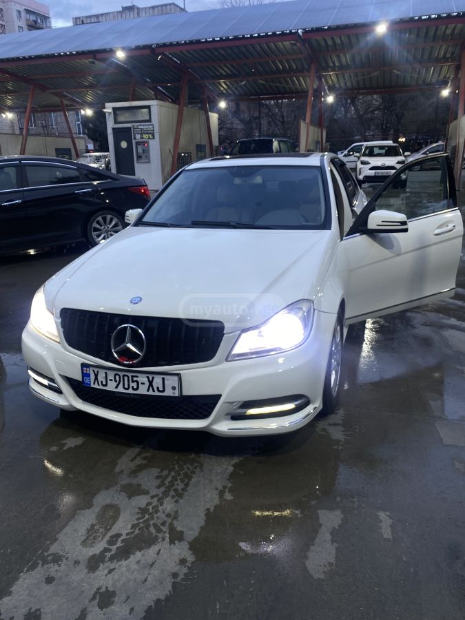 Mercedes-Benz C 300
