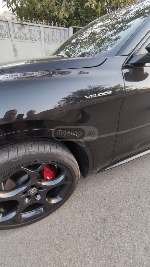 Alfa Romeo Stelvio 2022 — photo 2