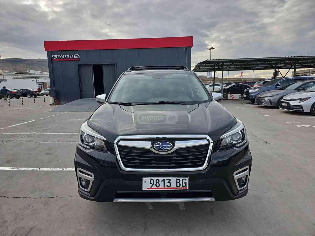 Subaru Forester 2019 — photo 2