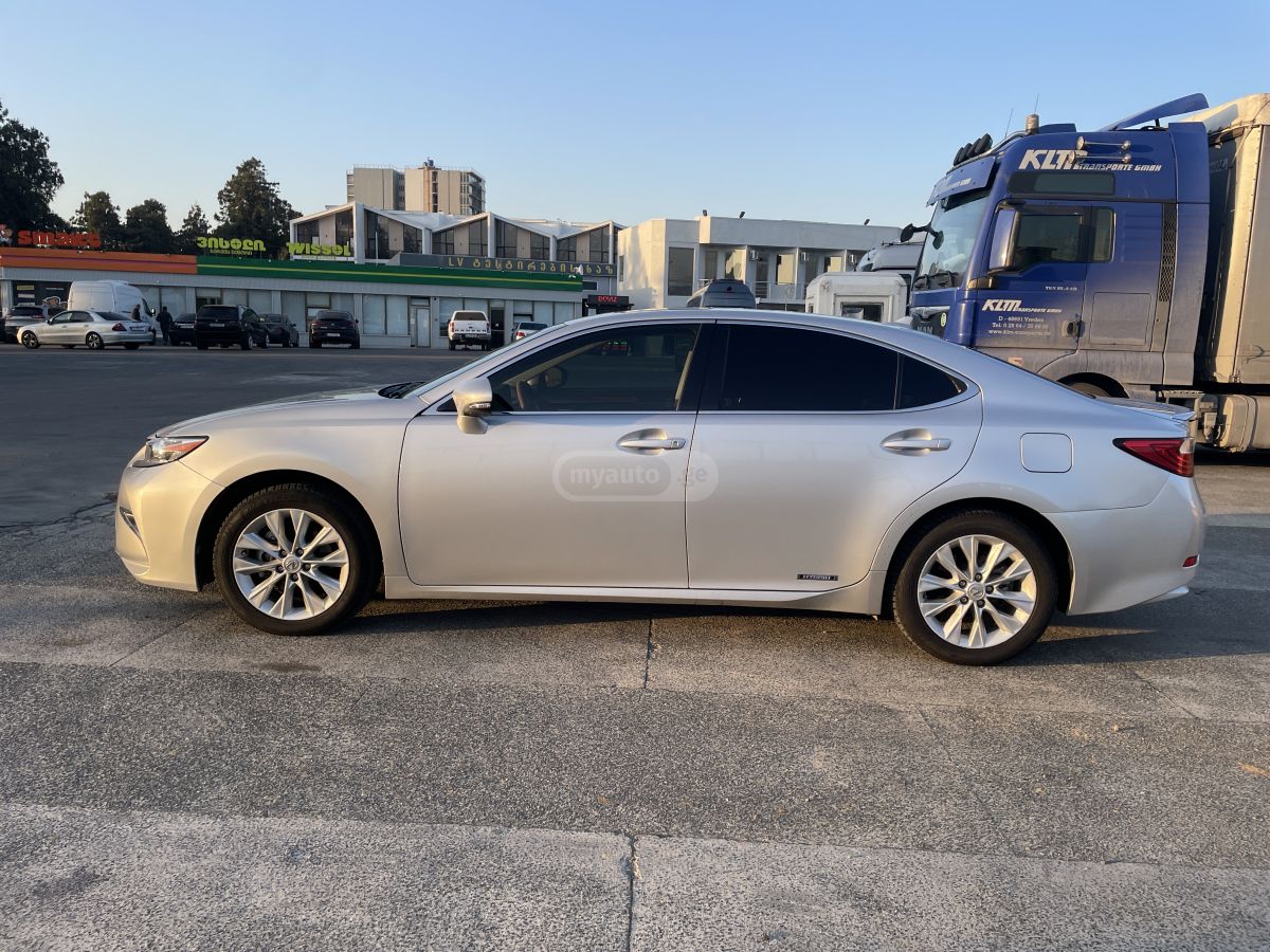 Lexus ES 300 2013 — photo 2