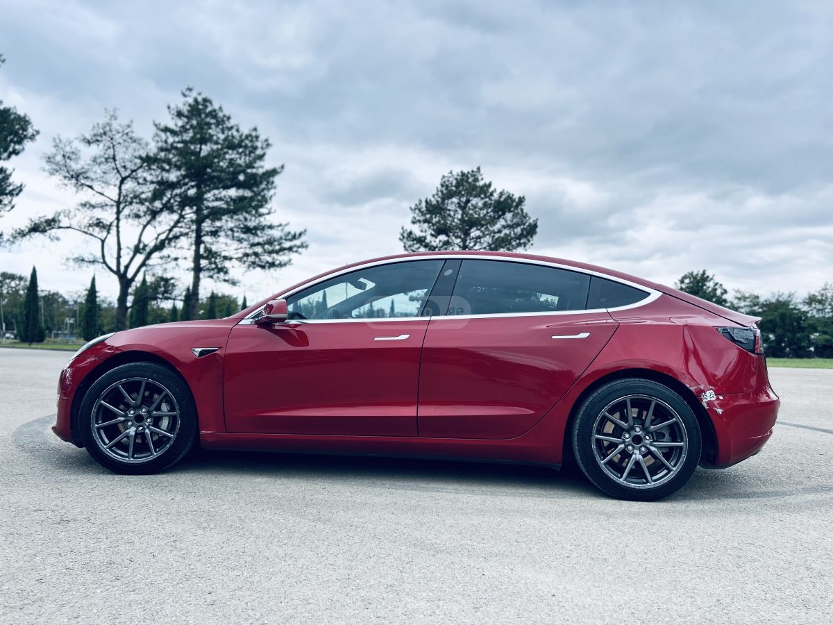 Tesla Model 3 2019 — photo 2