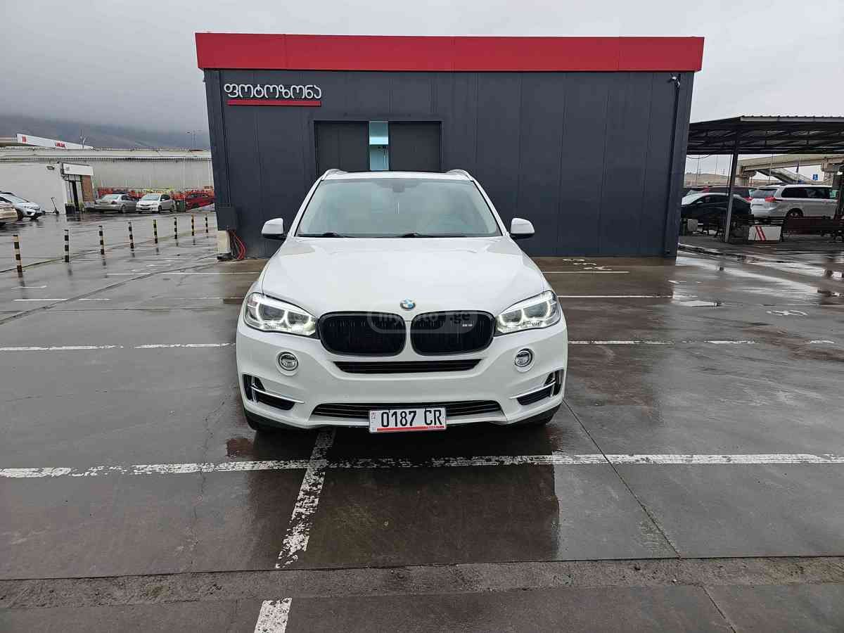BMW X5 2016 — photo 2