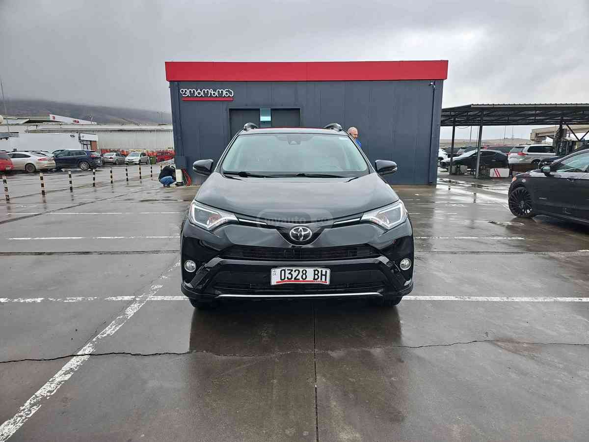 Toyota RAV4 2017 — photo 2