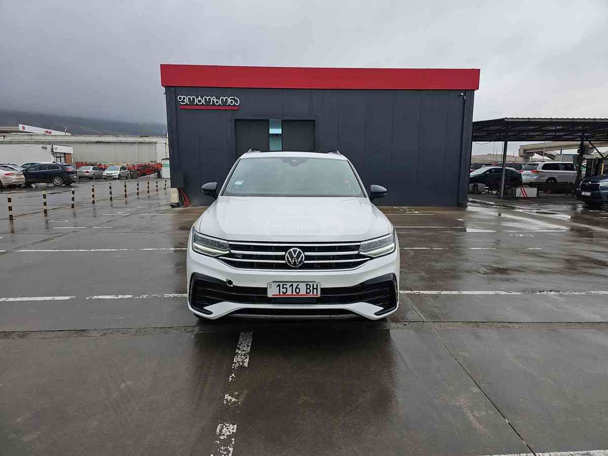 Volkswagen Tiguan 2022 — photo 2