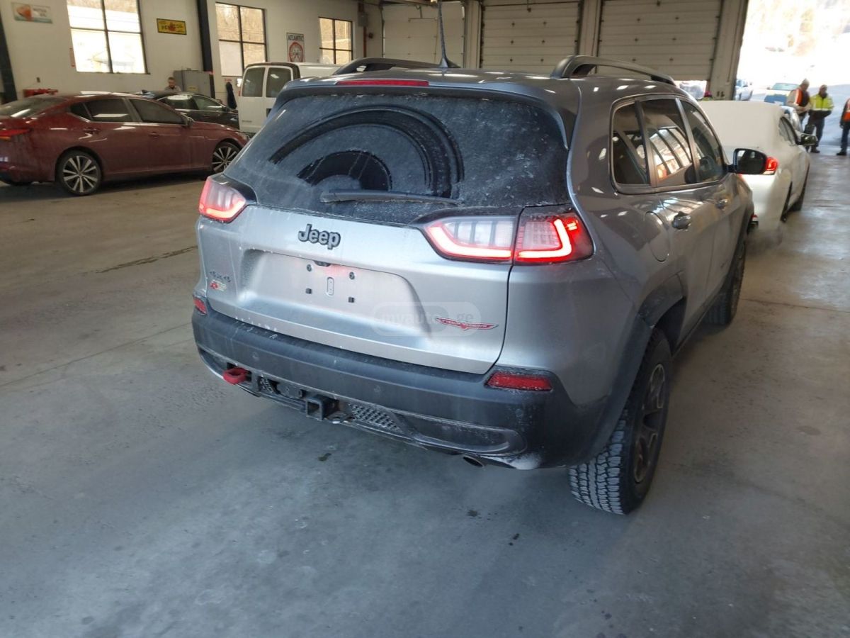 Jeep Cherokee 2021 — photo 2
