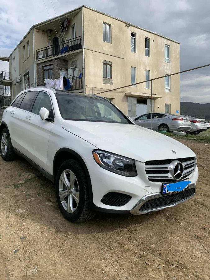 Mercedes-Benz GLC 300 2018 — photo 2