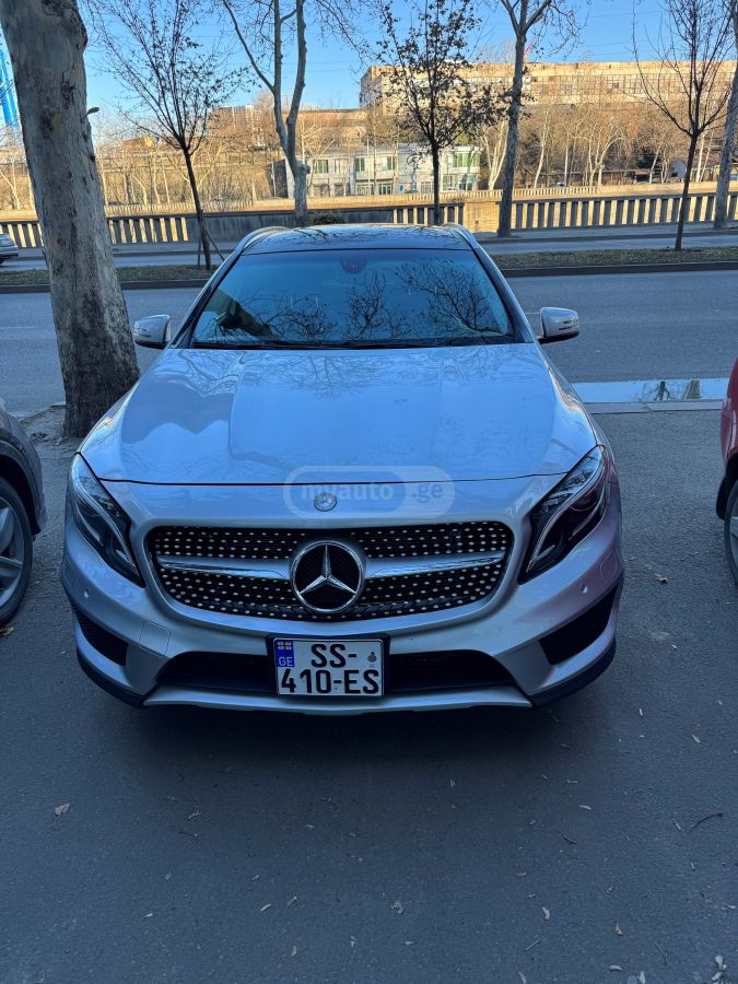 Mercedes-Benz GLA 250