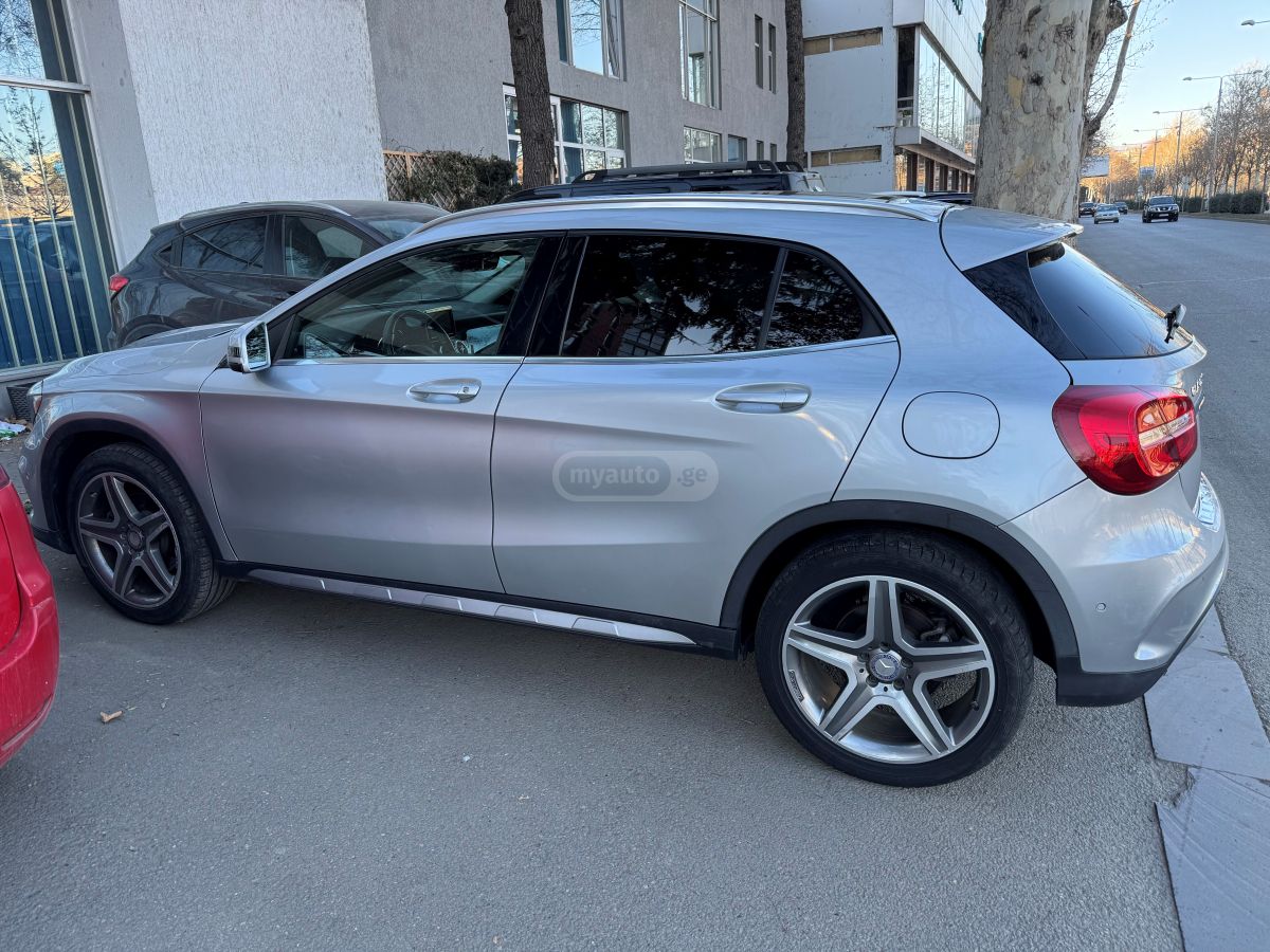 Mercedes-Benz GLA 250 2014 — photo 2
