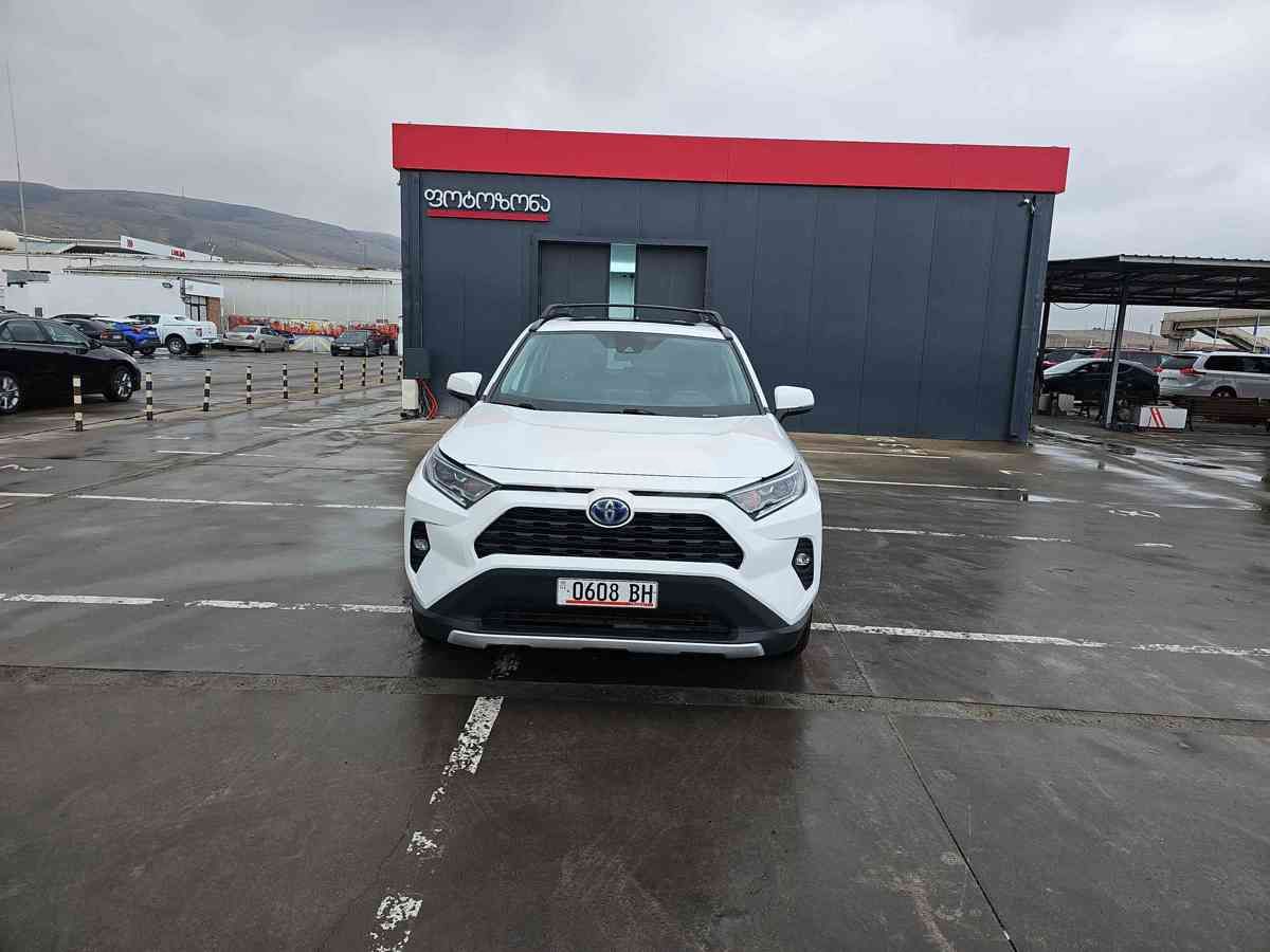 Toyota RAV4 2021 — photo 2