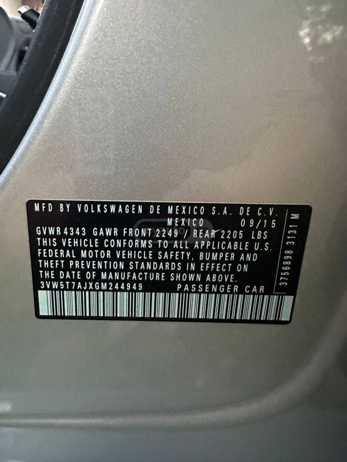 Volkswagen Jetta 2015 — photo 2