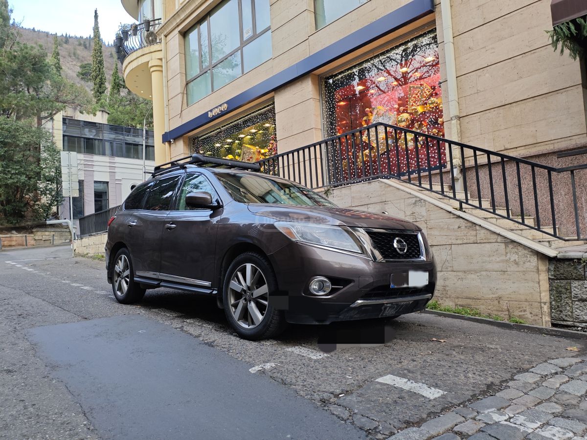 Nissan Pathfinder 2015 — photo 2