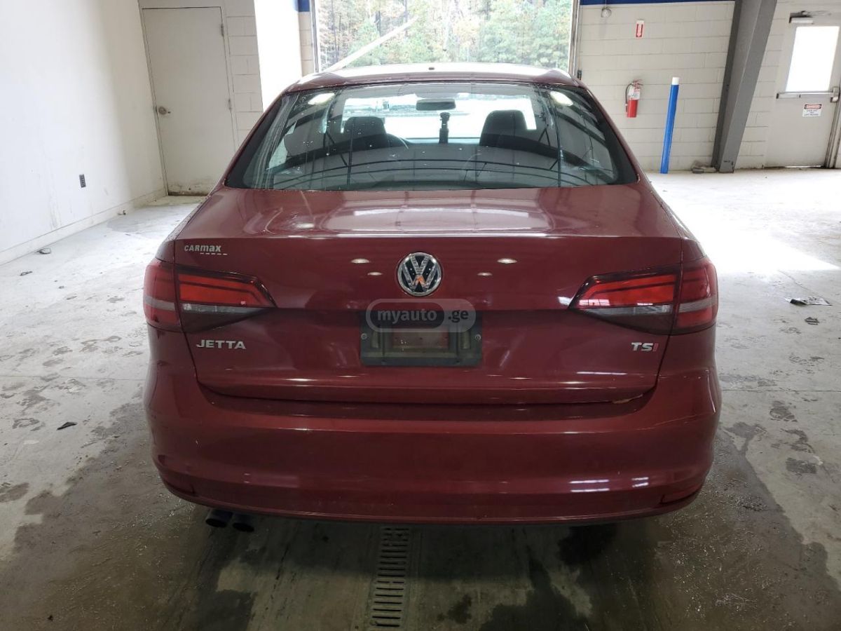 Volkswagen Jetta 2017 — photo 2