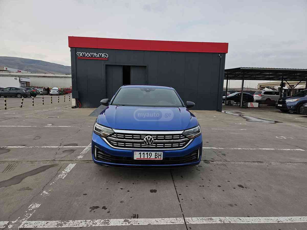 Volkswagen Jetta 2023 — photo 2