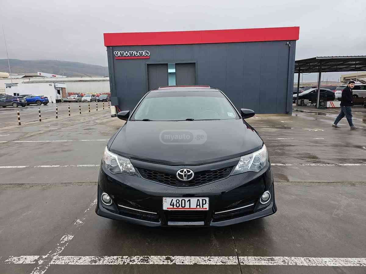 Toyota Camry 2014 — photo 2