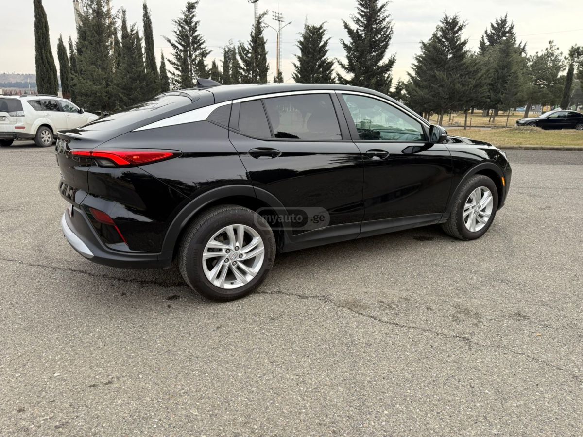 Buick Envista 2023 — photo 2