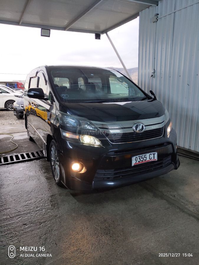 Toyota Vellfire 2013 — photo 2