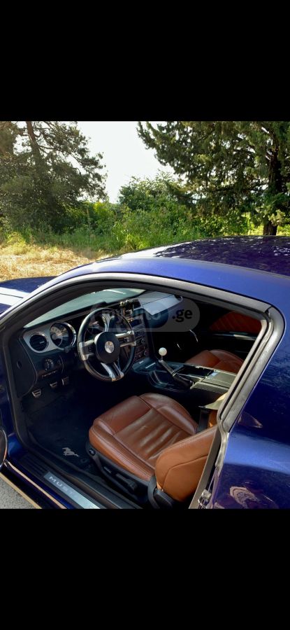 Ford Mustang 2011 — photo 2