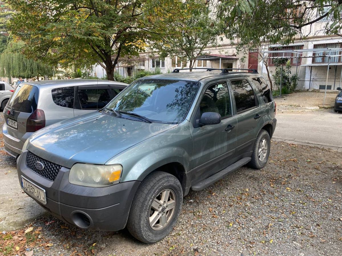 Ford Escape 2005 — photo 2