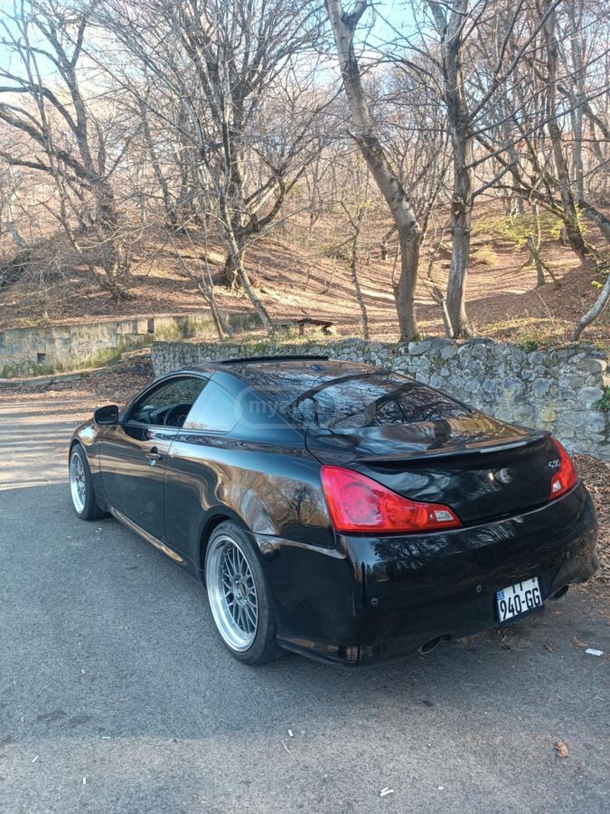 Infiniti G 37 2010 — photo 2
