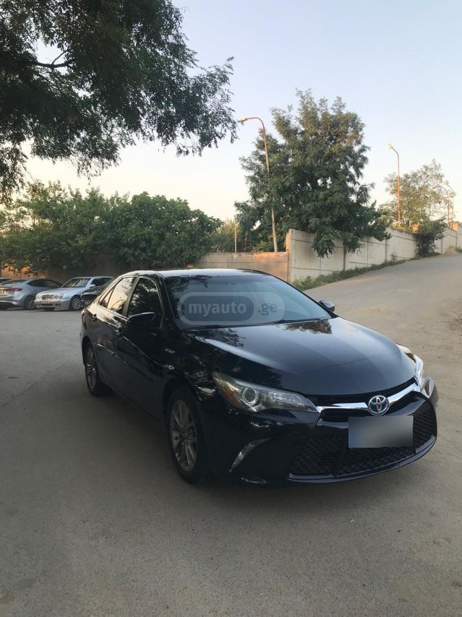 Toyota Camry 2016 — photo 2