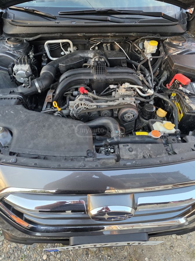 Subaru Outback 2018 — photo 2