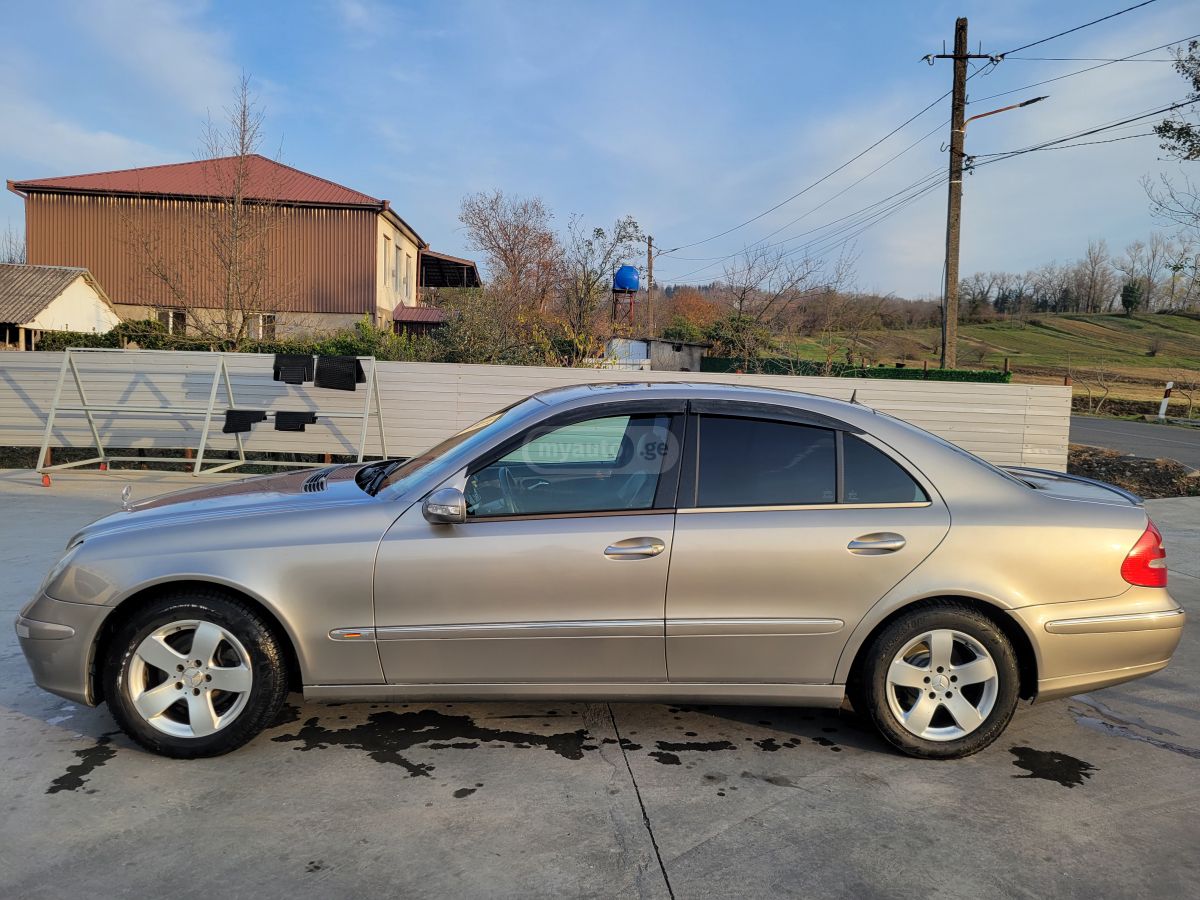 Mercedes-Benz E 320 2003 — photo 2