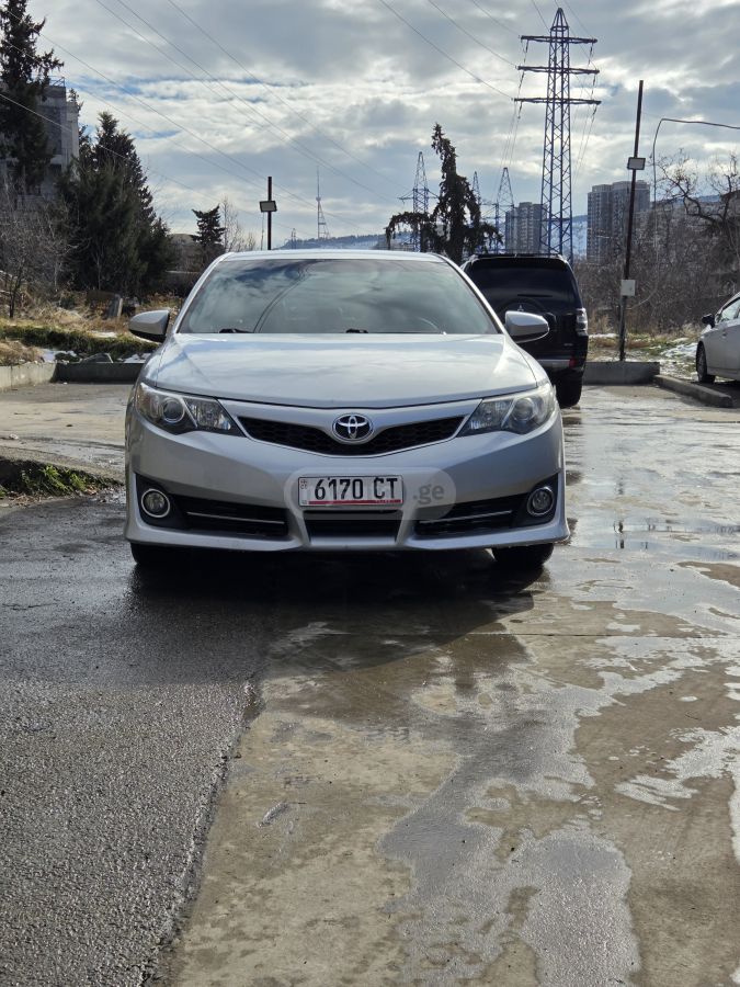 Toyota Camry 2013 — photo 2