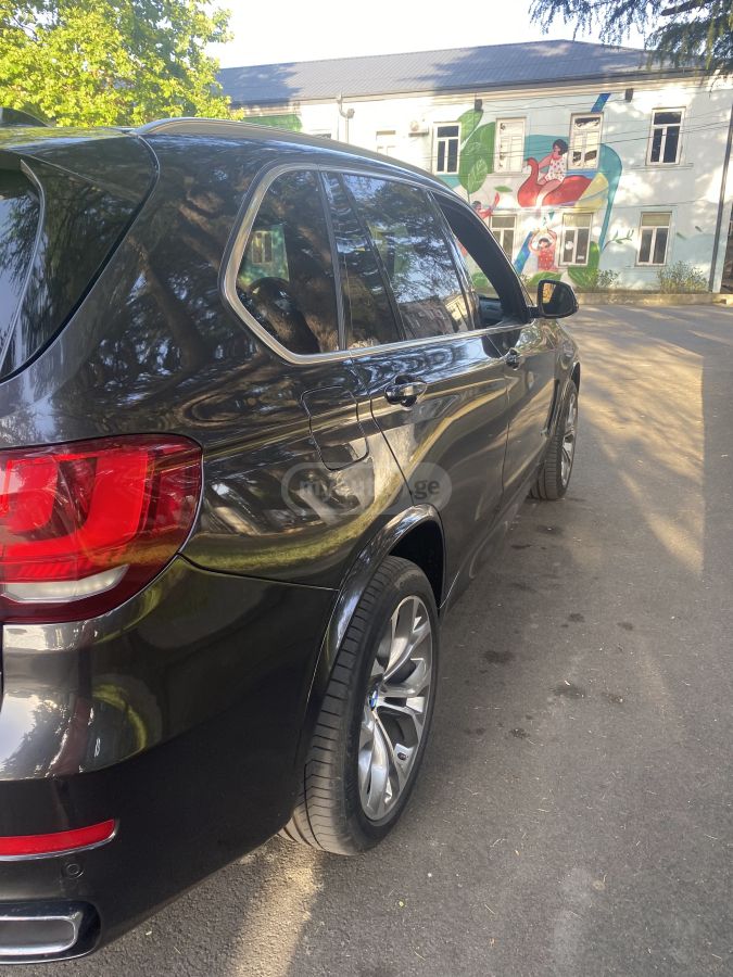 BMW X5 2017 — photo 2