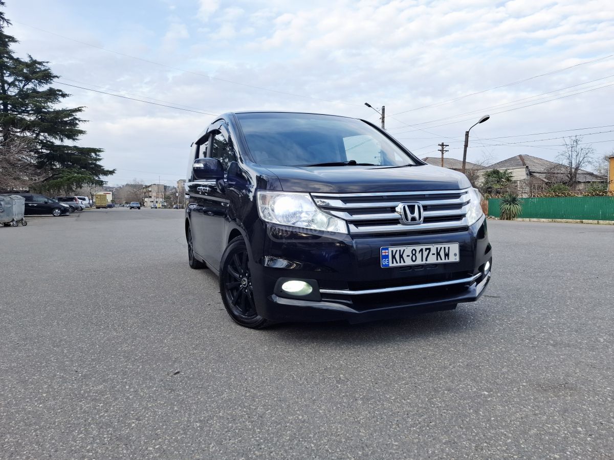Honda Step Wagon 2014 — photo 2