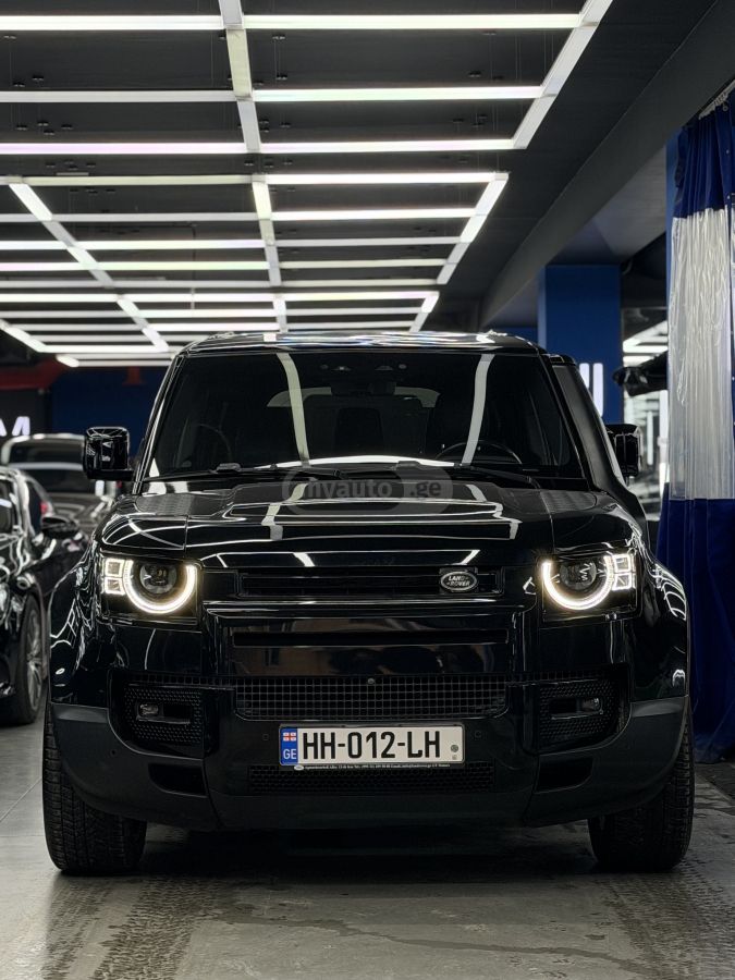 Land Rover Defender 110